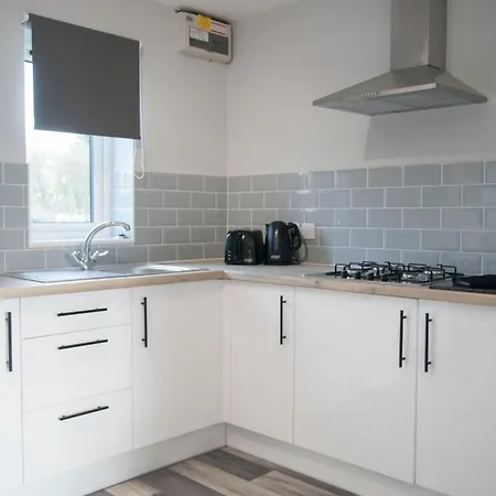 White Rose Cottages, Near *