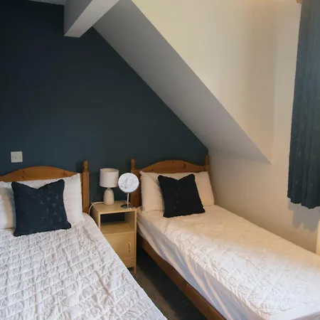 White Rose Cottages, Near Apartmán *