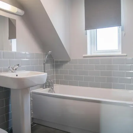 White Rose Cottages, Near *